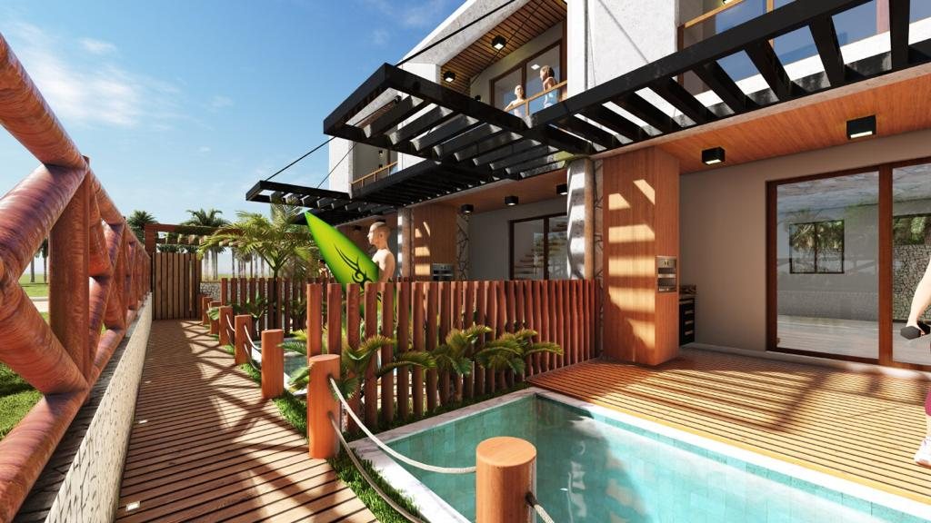 Pátio com piscina e pergolado